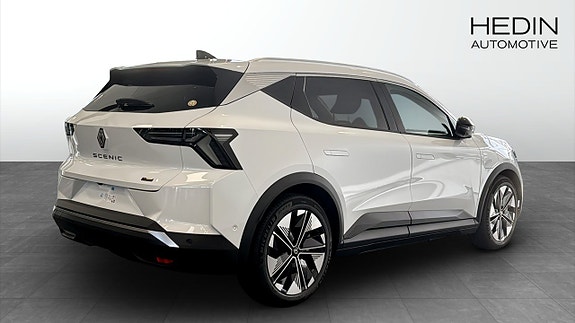 Renault Scenic E-Tech 2 of 5