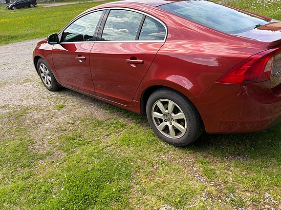 Volvo S60 4 of 12