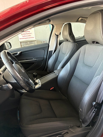 Volvo S60 10 of 12