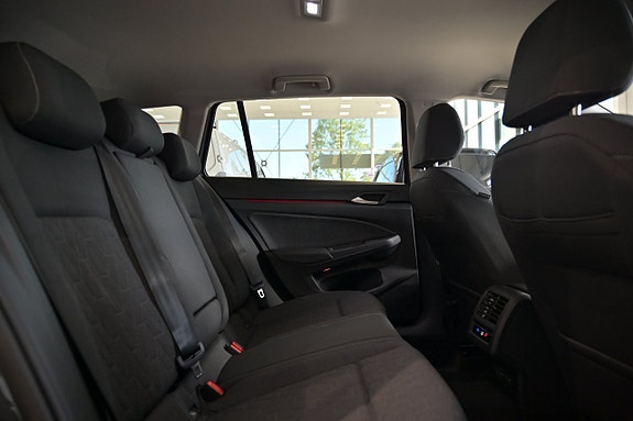Volkswagen Golf I 21 of 26