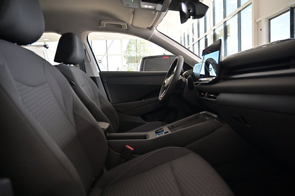 Volkswagen T-Roc 22 of 26