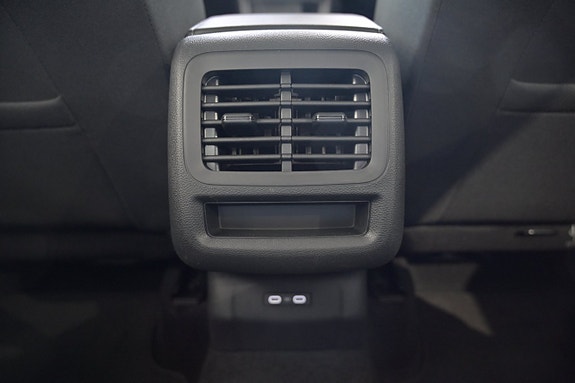 Volkswagen T-Roc 23 of 26