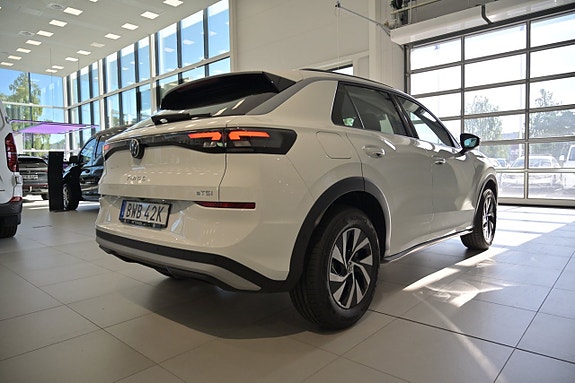 Volkswagen T-Roc 10 of 26