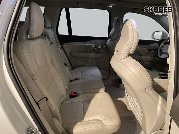 Volvo XC90 9 of 15