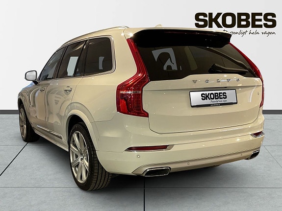 Volvo XC90 4 of 5