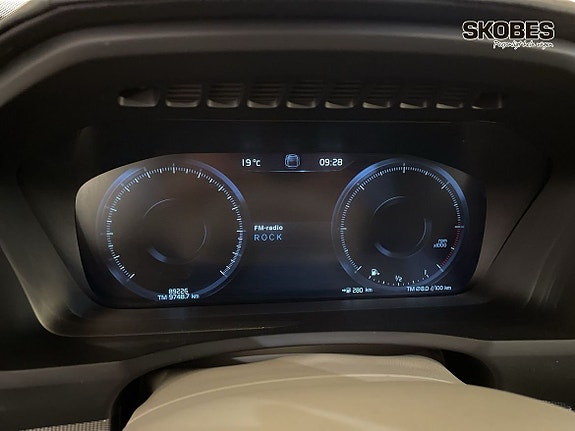 Volvo XC90 12 of 15