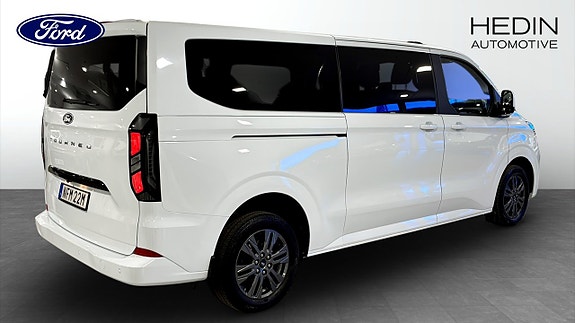 Ford Custom Tourneo 2 of 5