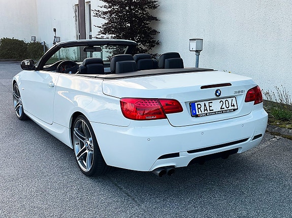 BMW 325i 4 of 5