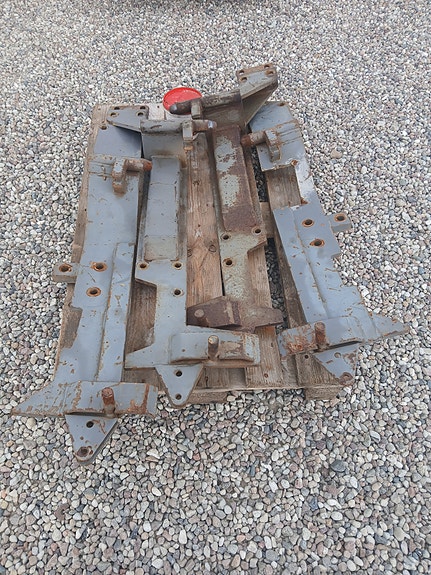 Trima lastare, 1495B,  1300P till BM 650, 800H till MF 135 240,  Fiat fästjärn 20 of 21