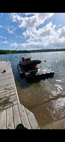 Värmdö - Flytbrygga Jetdock båtlyft 5 of 6
