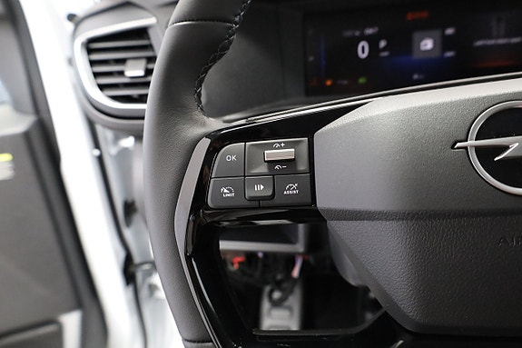 Opel Vivaro 22 of 26