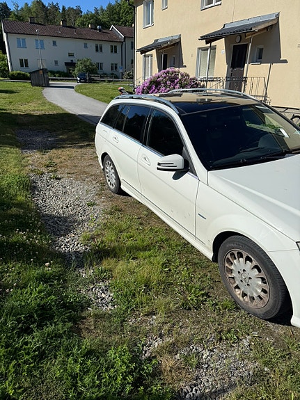 Mercedes-Benz C180 5 of 5