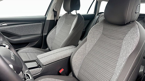 Skoda Superb 8 of 13