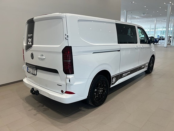 Volkswagen Transporter 3 of 5