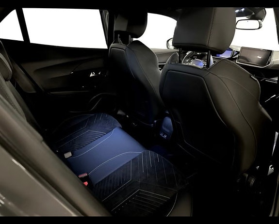 Peugeot 2008 3 of 5
