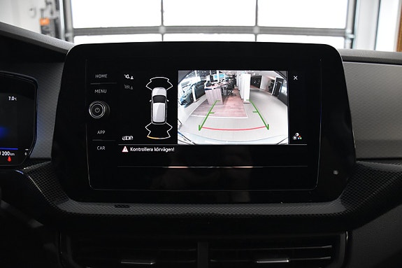 Volkswagen T-Cross 15 of 17
