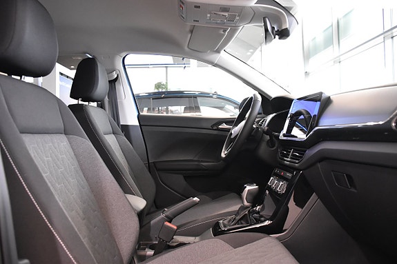Volkswagen T-Cross 11 of 17