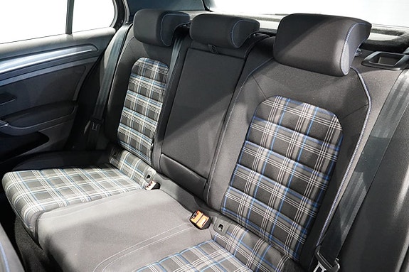 Volkswagen Golf I 7 of 12