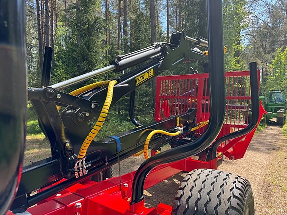Färdigbyggd | KTS Huggarvagn 10,0 ton med 7,5 m-kran 9 of 9