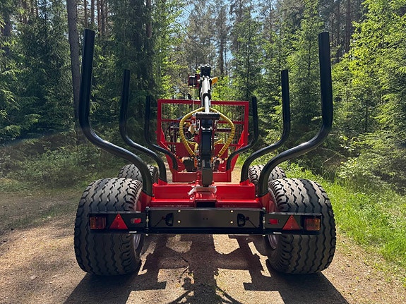 Färdigbyggd | KTS Huggarvagn 10,0 ton med 7,5 m-kran 8 of 9