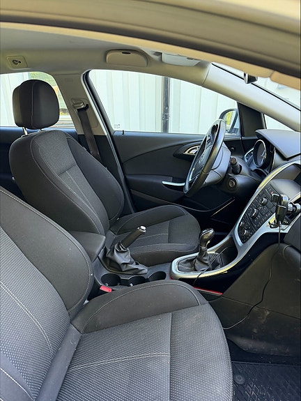 Opel Astra 2 of 5