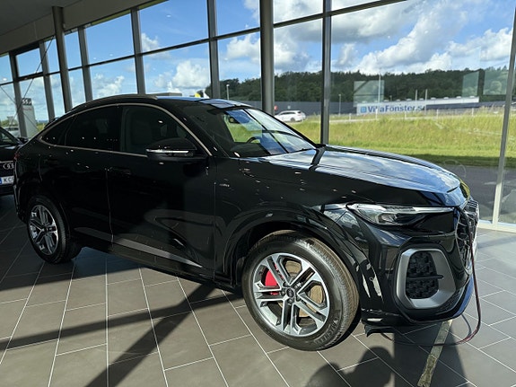 Audi Q5 2 of 5