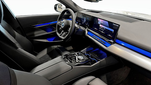 BMW i5 3 of 5