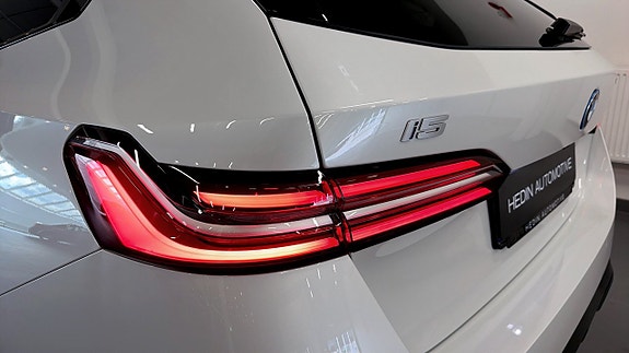 BMW i5 12 of 14