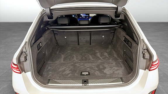 BMW i5 10 of 14