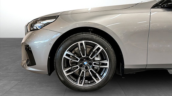 BMW i5 9 of 14