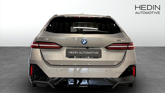 BMW i5 7 of 14