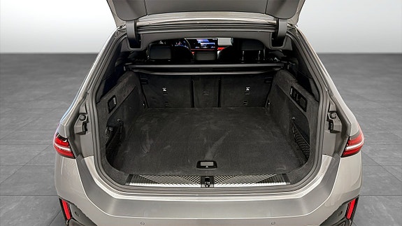 BMW i5 10 of 14