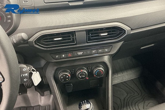 Dacia Sandero 10 of 18