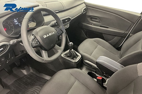 Dacia Sandero 6 of 18