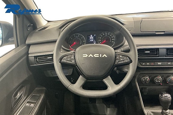 Dacia Sandero 8 of 18