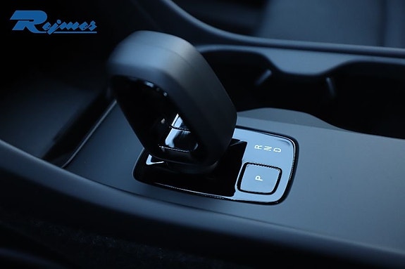 Volvo EX40 18 of 21