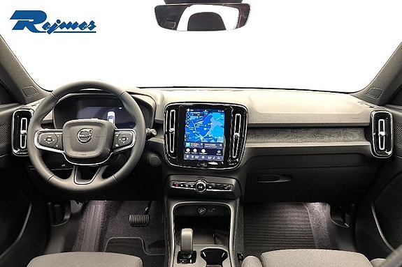 Volvo EX40 7 of 21