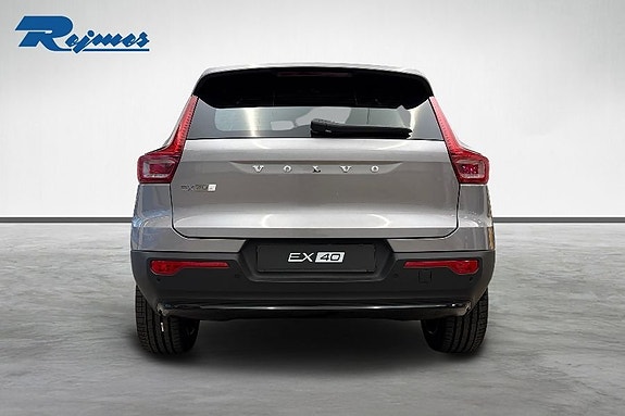 Volvo EX40 5 of 21