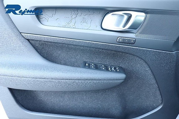 Volvo EX40 19 of 21
