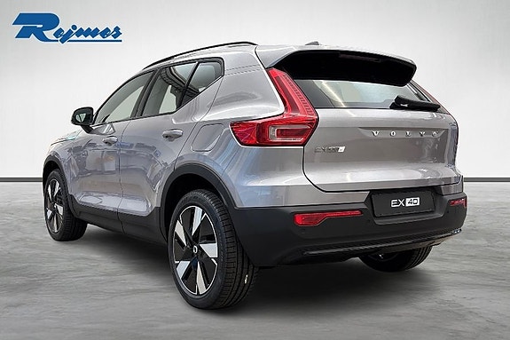 Volvo EX40 3 of 21