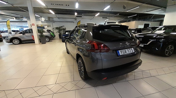 Peugeot 2008 4 of 5