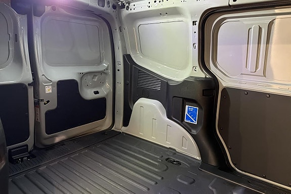 Ford Transit Courier 6 of 21