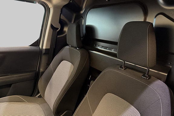 Ford Transit Courier 11 of 21