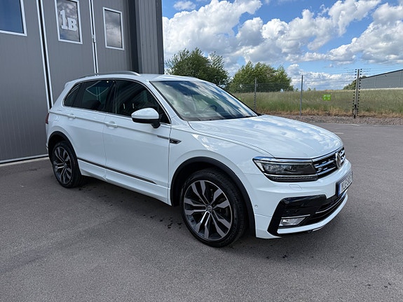 Volkswagen Tiguan 2 of 17