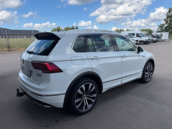 Volkswagen Tiguan 3 of 17