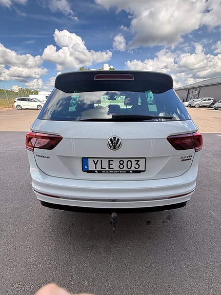 Volkswagen Tiguan 6 of 17