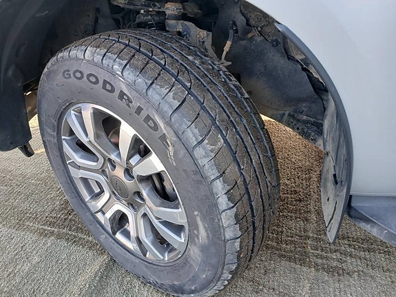 Ford Ranger 16 of 21