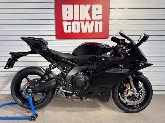 Yamaha R9 sporthojen alla pratar om 5 of 7