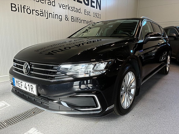 Volkswagen Passat 2 of 5