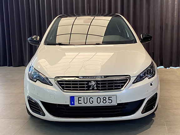 Peugeot 308 4 of 5